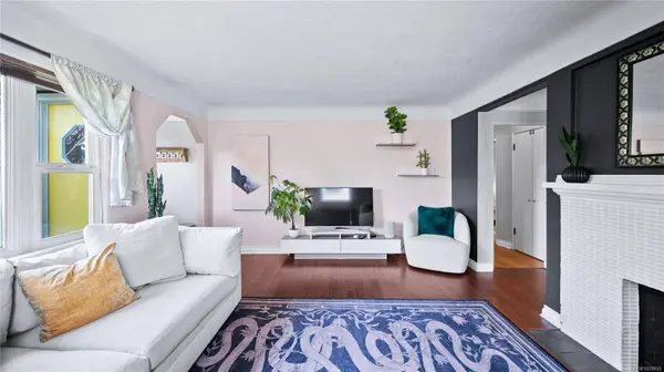 244 Linden Ave, Victoria, BC V8V 4E5