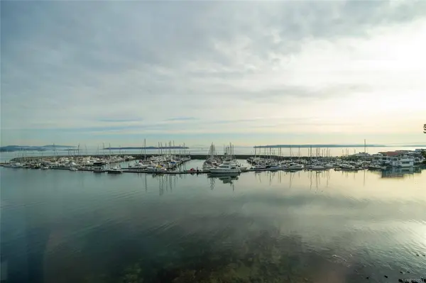 9949 Third St #201, Sidney, BC V8L 3B1