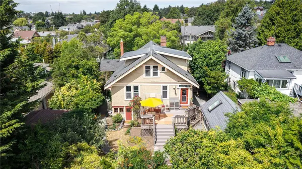 1315 Bond St, Victoria, BC V8S 1C3