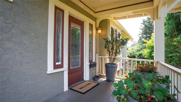 1315 Bond St, Victoria, BC V8S 1C3