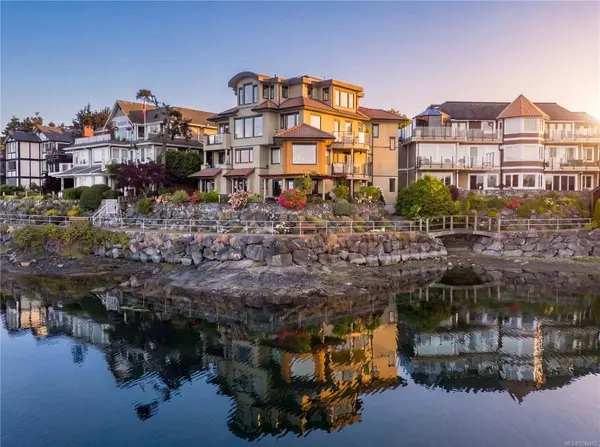 9949 Third St ##201, Sidney, BC V8L 3B1