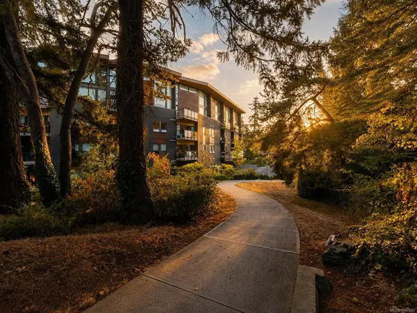 991 McKenzie Ave ##416, Saanich, BC V8X 3G8