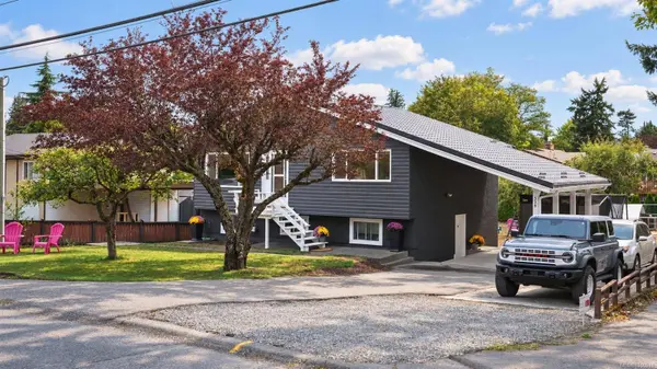 558 Kenneth St