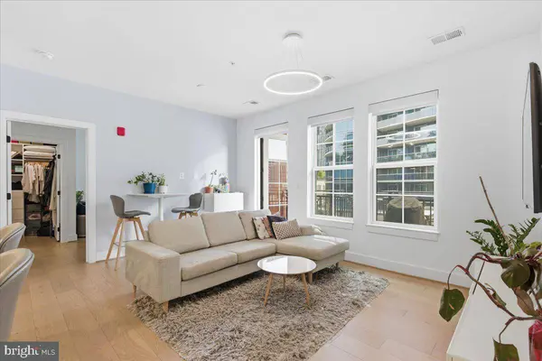 1411 KEY BLVD #206, Arlington, VA 22209