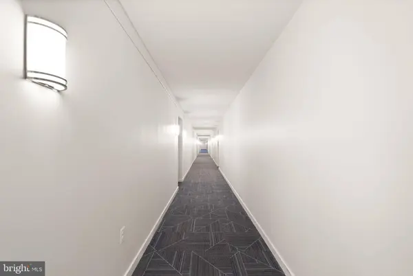 807 N HOWARD ST #319, Alexandria, VA 22304