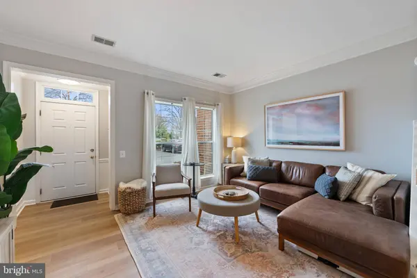 1907 KENWOOD AVE, Alexandria, VA 22302