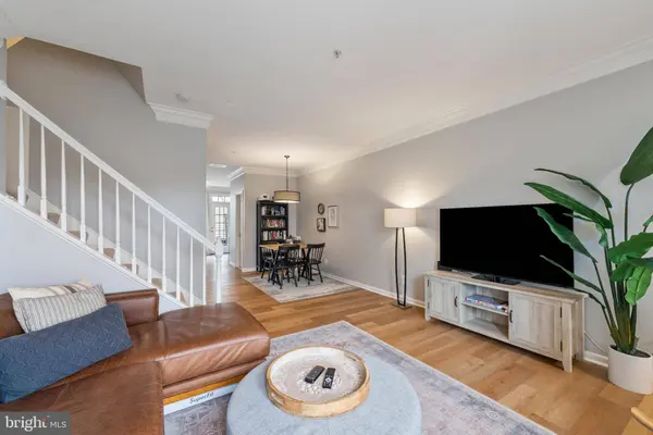 1907 KENWOOD AVE, Alexandria, VA 22302