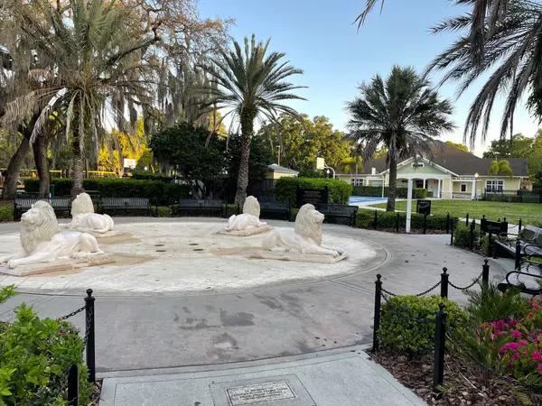 Hyde Park Luxury Outlook