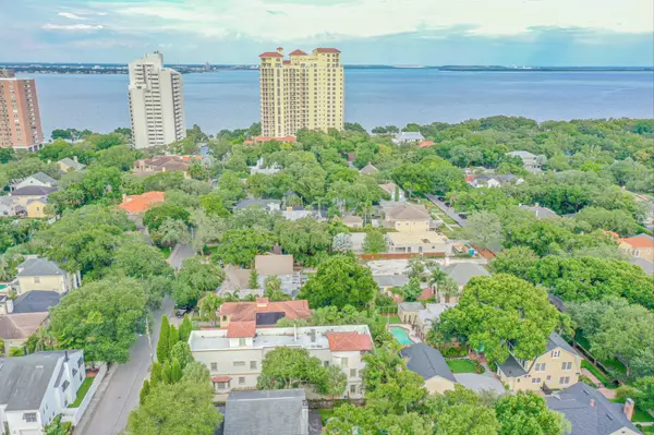 How can sellers in Bayshore Beautiful make their luxury home stand out in a slower market?