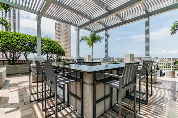 Outdoor Kitchen