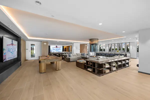 Pool table