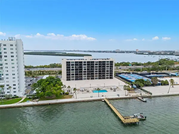 7100 SUNSHINE SKYWAY LN S #701, St Petersburg, FL 33711