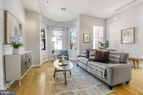 1538 SWANN ST NW, Washington, DC 20009