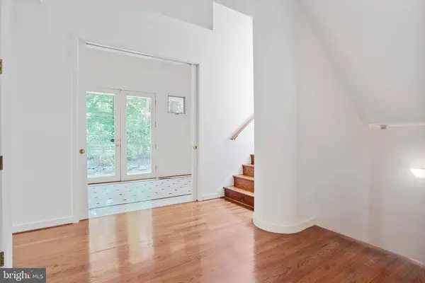 926 SAIGON RD, Mclean, VA 22102