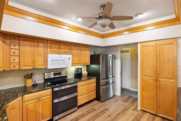 1104 SORRENTO WOODS BLVD, Nokomis, FL 34275