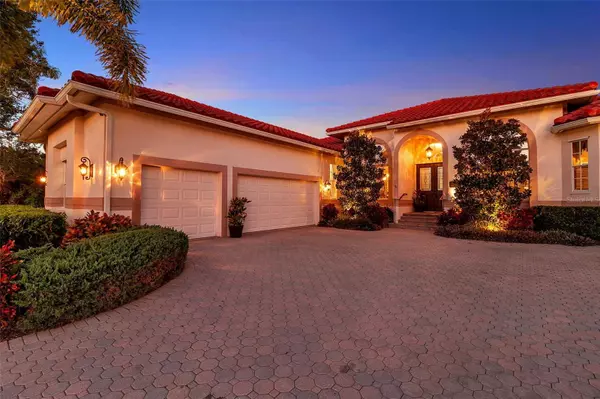 1076 RUISDAEL CIR, Nokomis, FL 34275