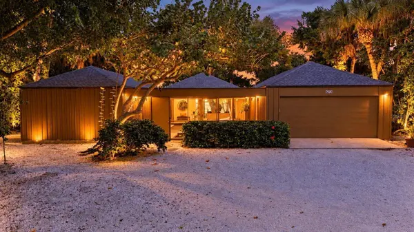 7535 MIDNIGHT PASS RD, Sarasota, FL 34242