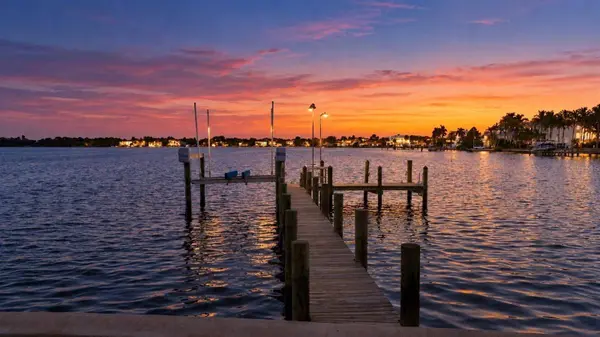 7535 MIDNIGHT PASS RD, Sarasota, FL 34242