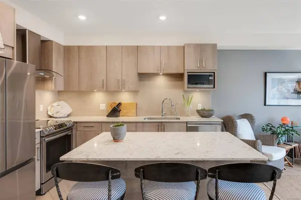 300 Michigan St #303, Victoria, BC V8V 1R5