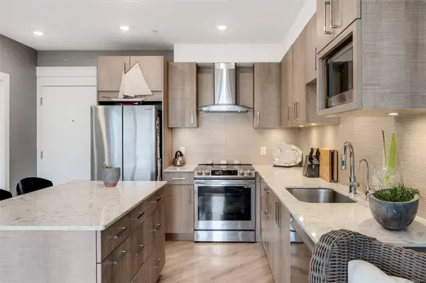 300 Michigan St #303, Victoria, BC V8V 1R5