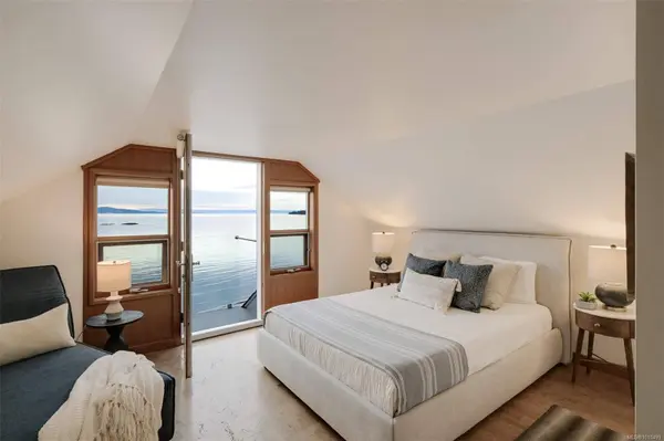 4971 Cordova Bay Rd, Saanich, BC V8Y 2K1