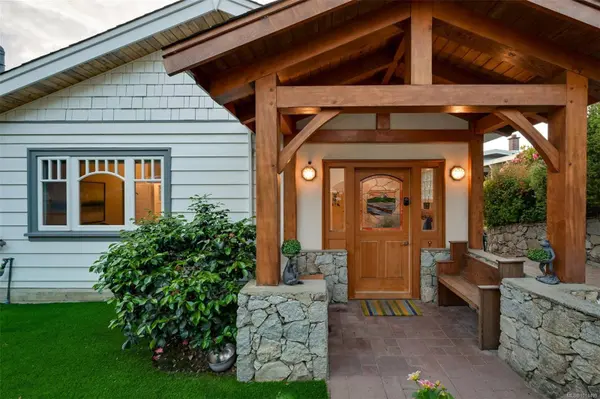 4971 Cordova Bay Rd, Saanich, BC V8Y 2K1