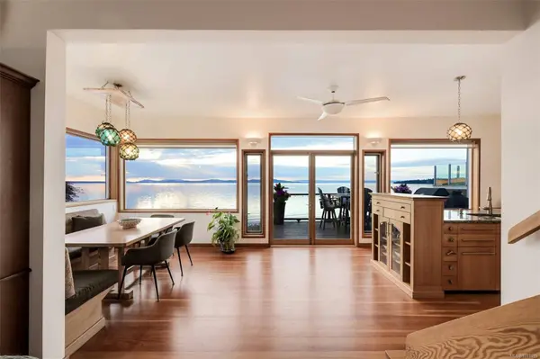 4971 Cordova Bay Rd, Saanich, BC V8Y 2K1