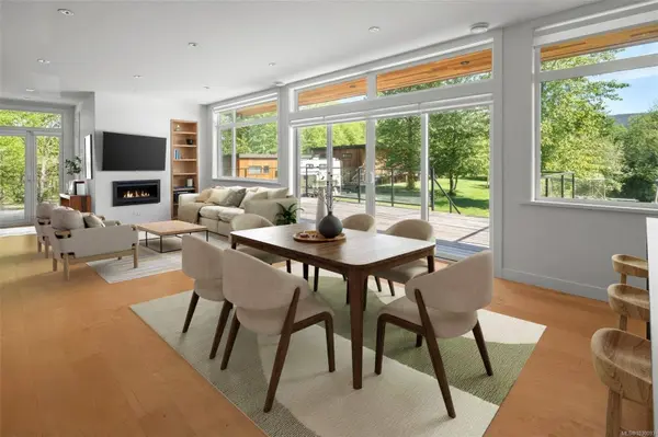 9905 Stin-Qua Rd, Honeymoon Bay, BC V0R 1Y0