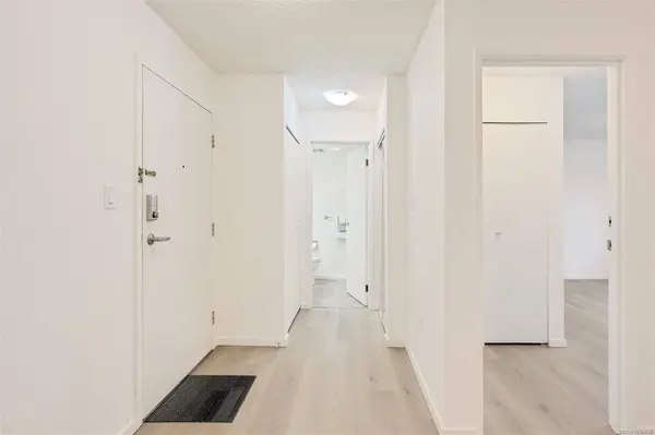 2610 Graham St #206, Victoria, BC V8T 3Y9