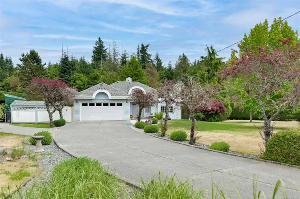 10978 Cedar LN, North Saanich, BC V8L 5R1