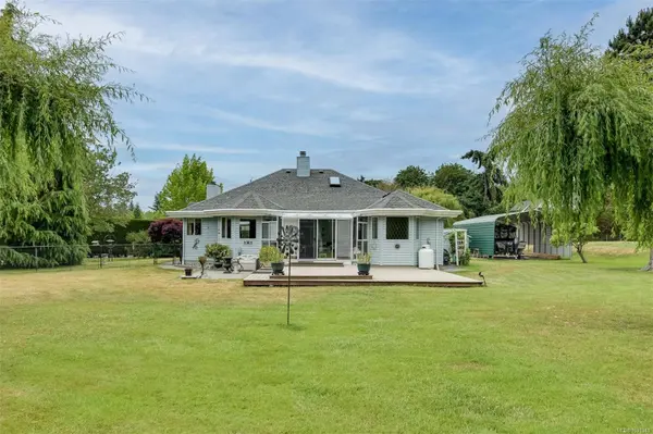 10978 Cedar LN, North Saanich, BC V8L 5R1