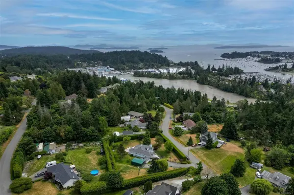 10978 Cedar LN, North Saanich, BC V8L 5R1