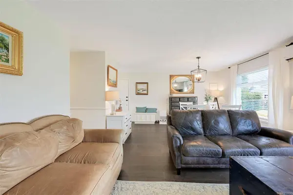 2114 Redwing Pl, Sidney, BC V8L 4X1