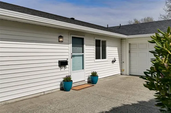 2114 Redwing Pl, Sidney, BC V8L 4X1