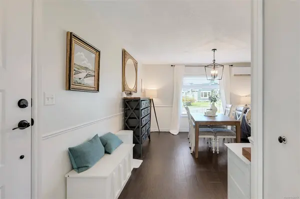 2114 Redwing Pl, Sidney, BC V8L 4X1