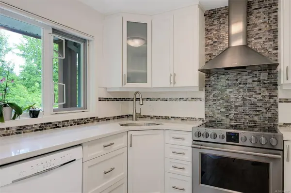 490 Marsett Pl ##306, Saanich, BC V8Z 7G1