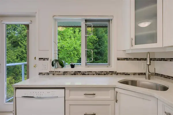 490 Marsett Pl ##306, Saanich, BC V8Z 7G1