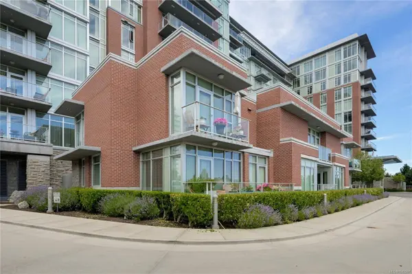 100 Saghalie Rd ##TH1, Victoria, BC V9A 0A1