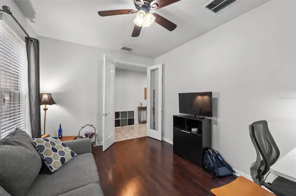 2212 LANDSIDE DR, Valrico, FL 33594