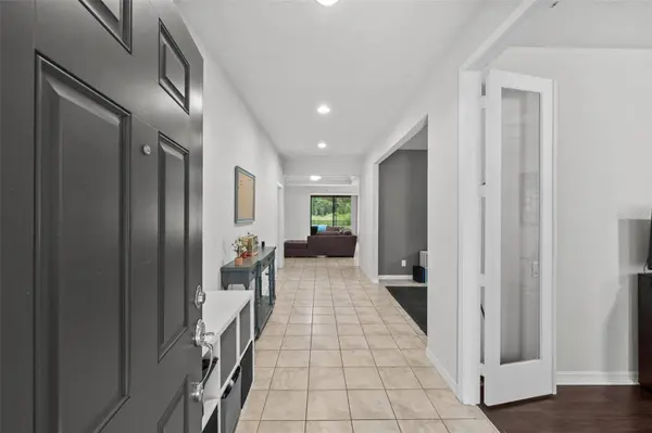 2212 LANDSIDE DR, Valrico, FL 33594