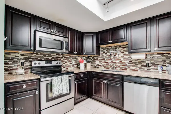 8271 N Oracle Road #APT 252, Tucson, AZ 85704