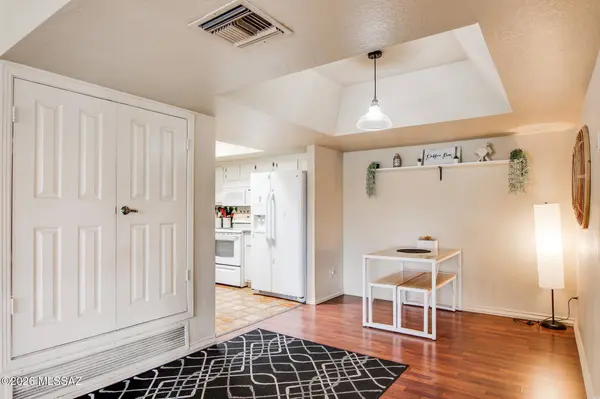 8255 N Oracle Road, Tucson, AZ 85704