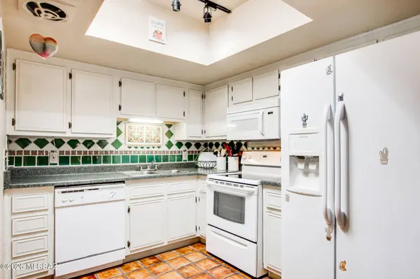 8255 N Oracle Road, Tucson, AZ 85704