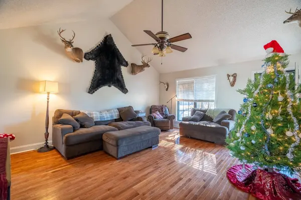 111 Greer Dr, Rogersville, AL 35652