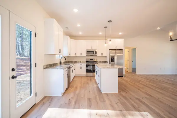 282 Elgin Hills Dr, Rogersville, AL 35652