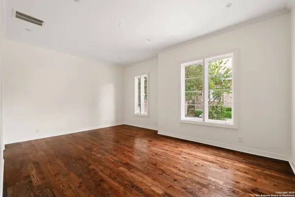 160 Burr, San Antonio, TX 78209