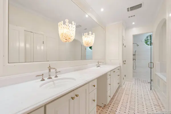 160 Burr, San Antonio, TX 78209