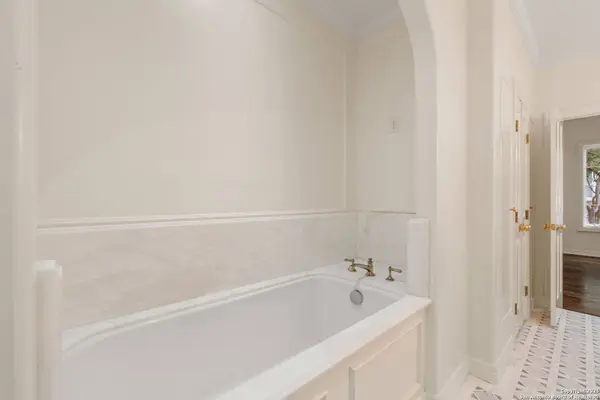 160 Burr, San Antonio, TX 78209