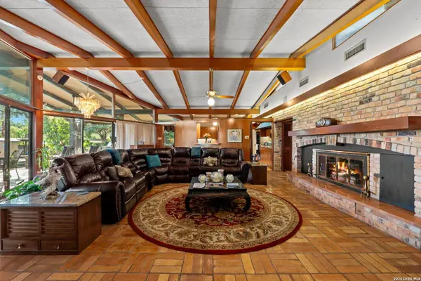 7142 Oakridge, San Antonio, TX 78229