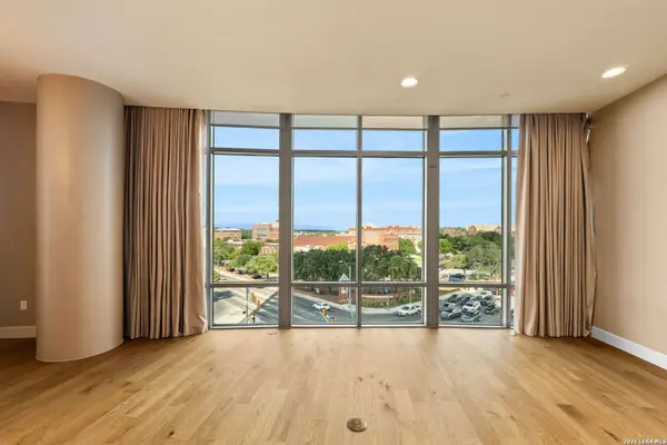 4242 Broadway UNIT UNIT 404, San Antonio, TX 78209